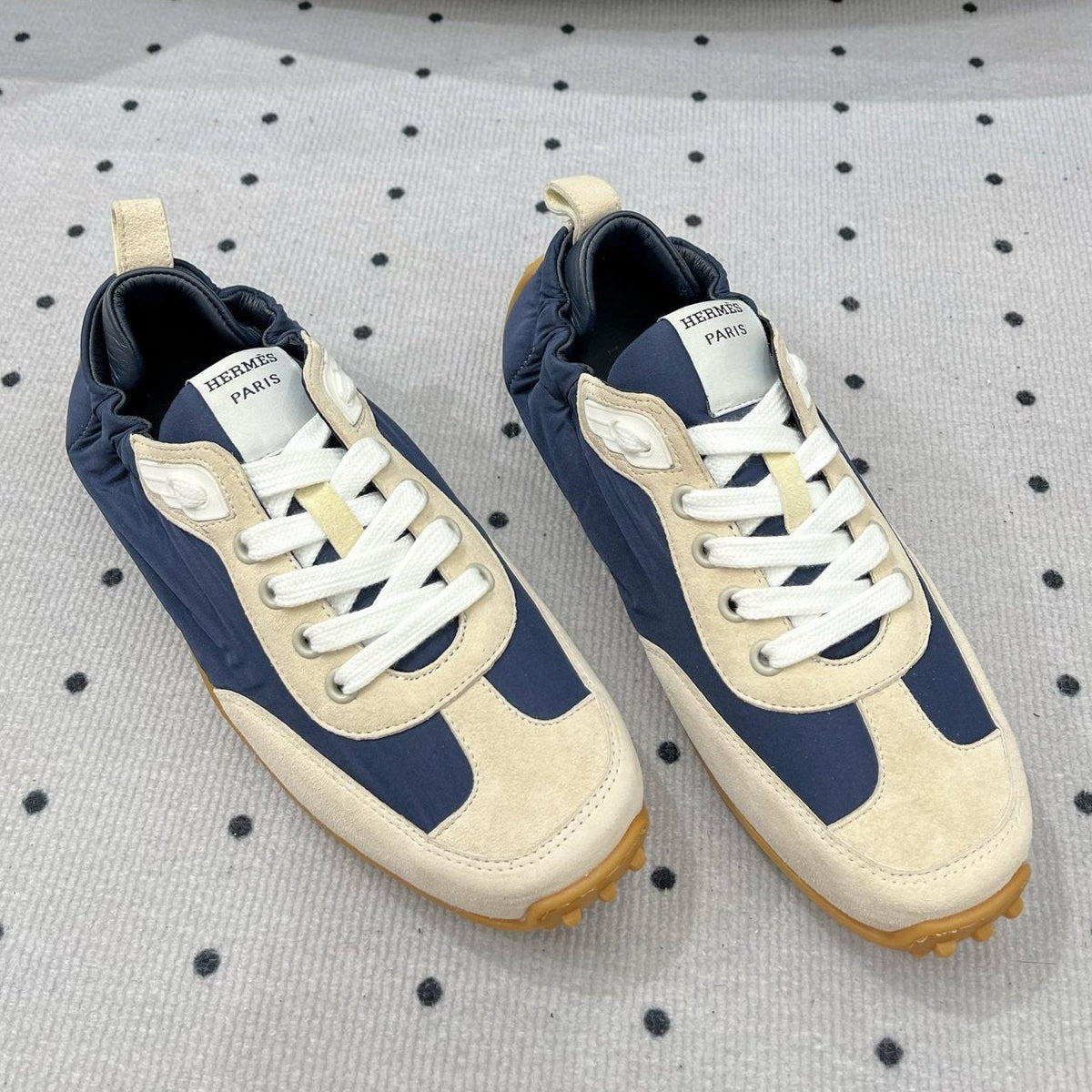 HERMES TRAIL SNEAKER IN IVORY TAN MIX SPACE BLUE SUEDE